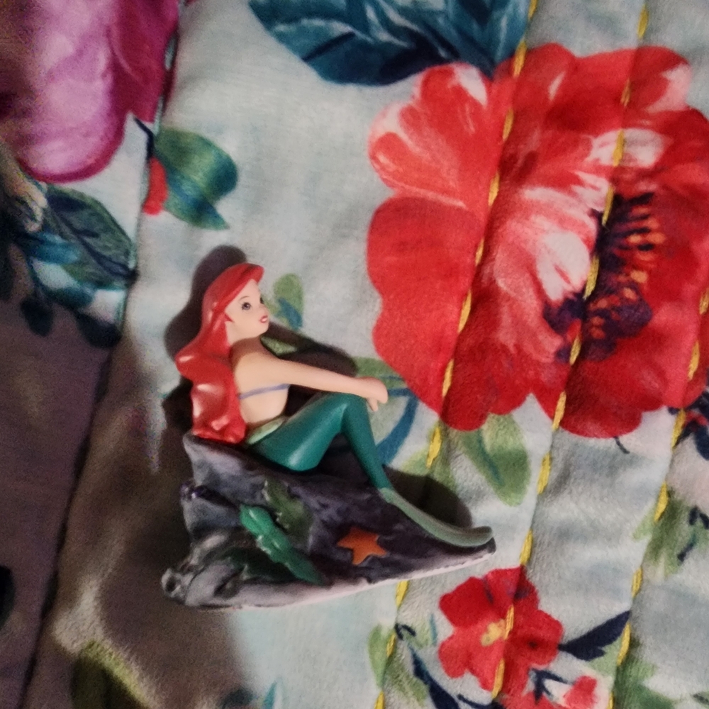 Ariel Statue - Picture 3 of 4